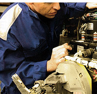 静電気・帯電を防止させるつなぎ服